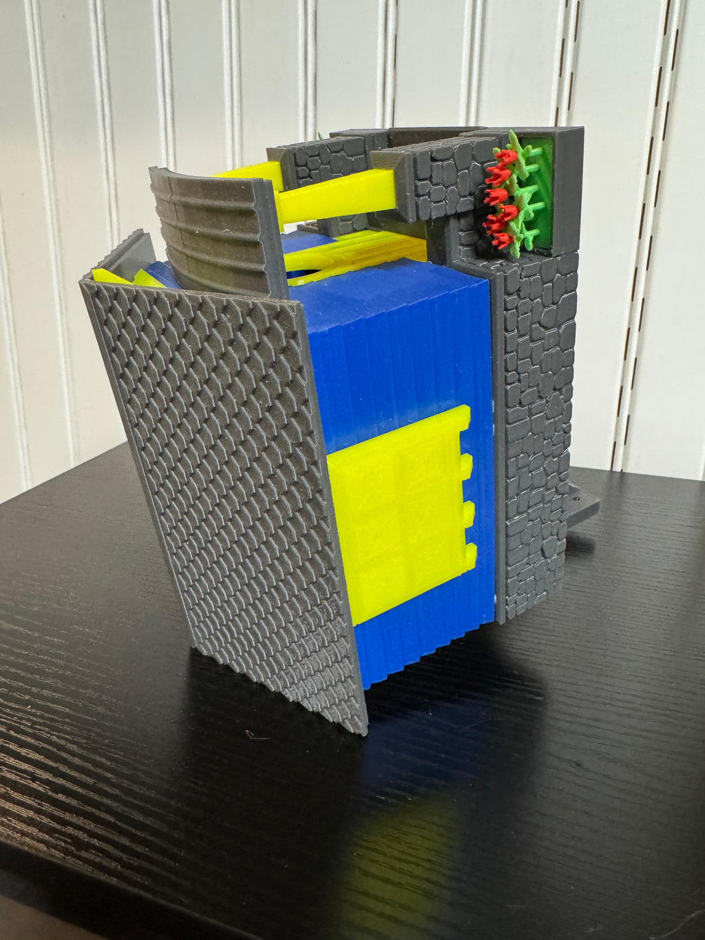 3D Printed PETG Cottage Birdhouse – Removable Roof, Adjustable Entry Hole, Surface Mount