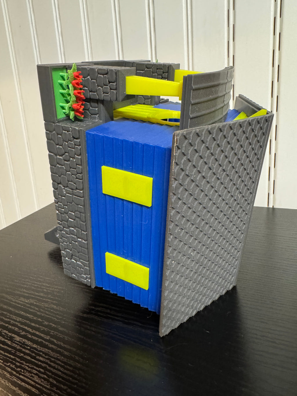 3D Printed PETG Cottage Birdhouse – Removable Roof, Adjustable Entry Hole, Surface Mount