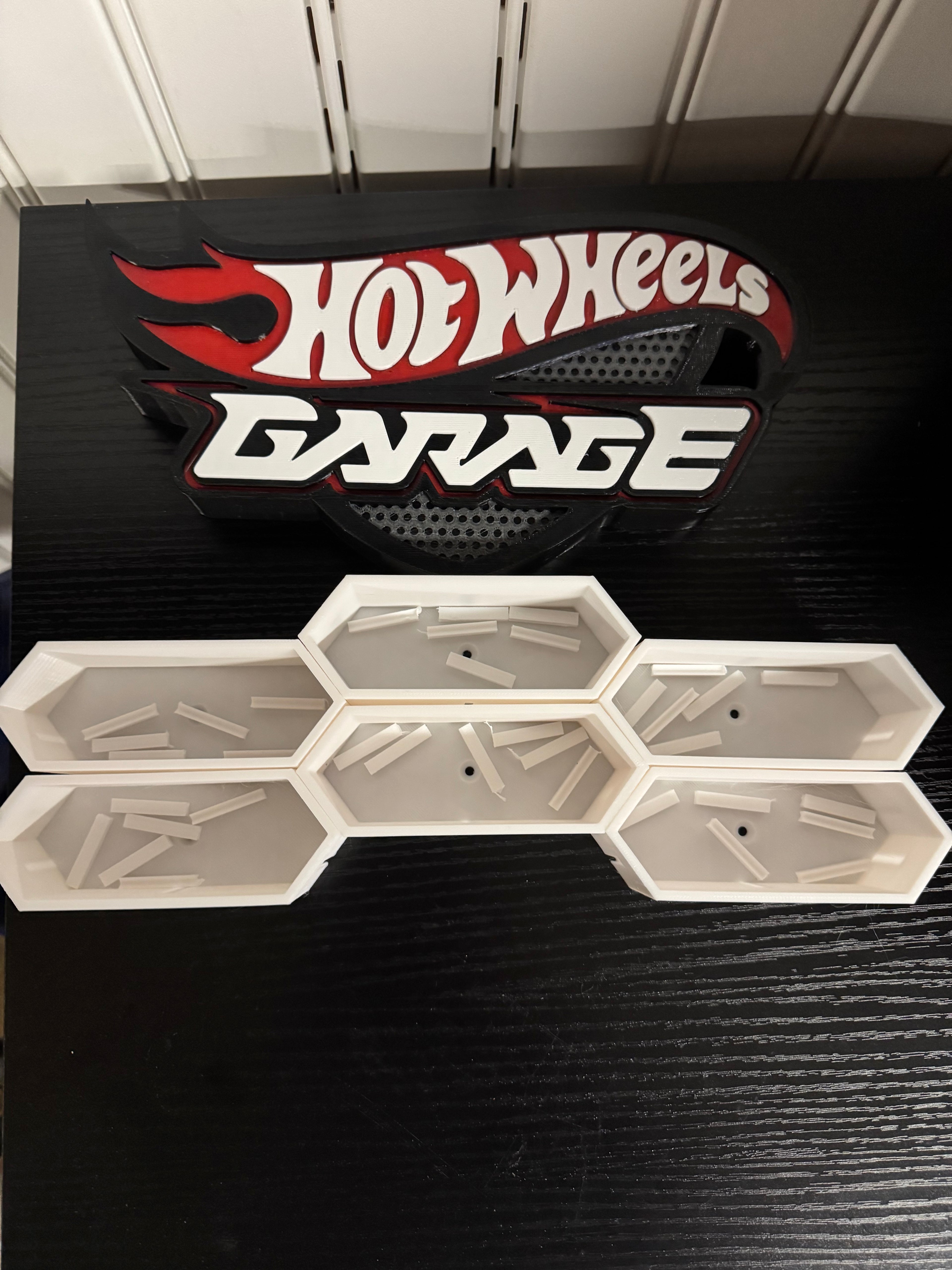 3D Printed Hot Wheels Garage Starter Kit – Banner + 6 Hexagon Display Boxes