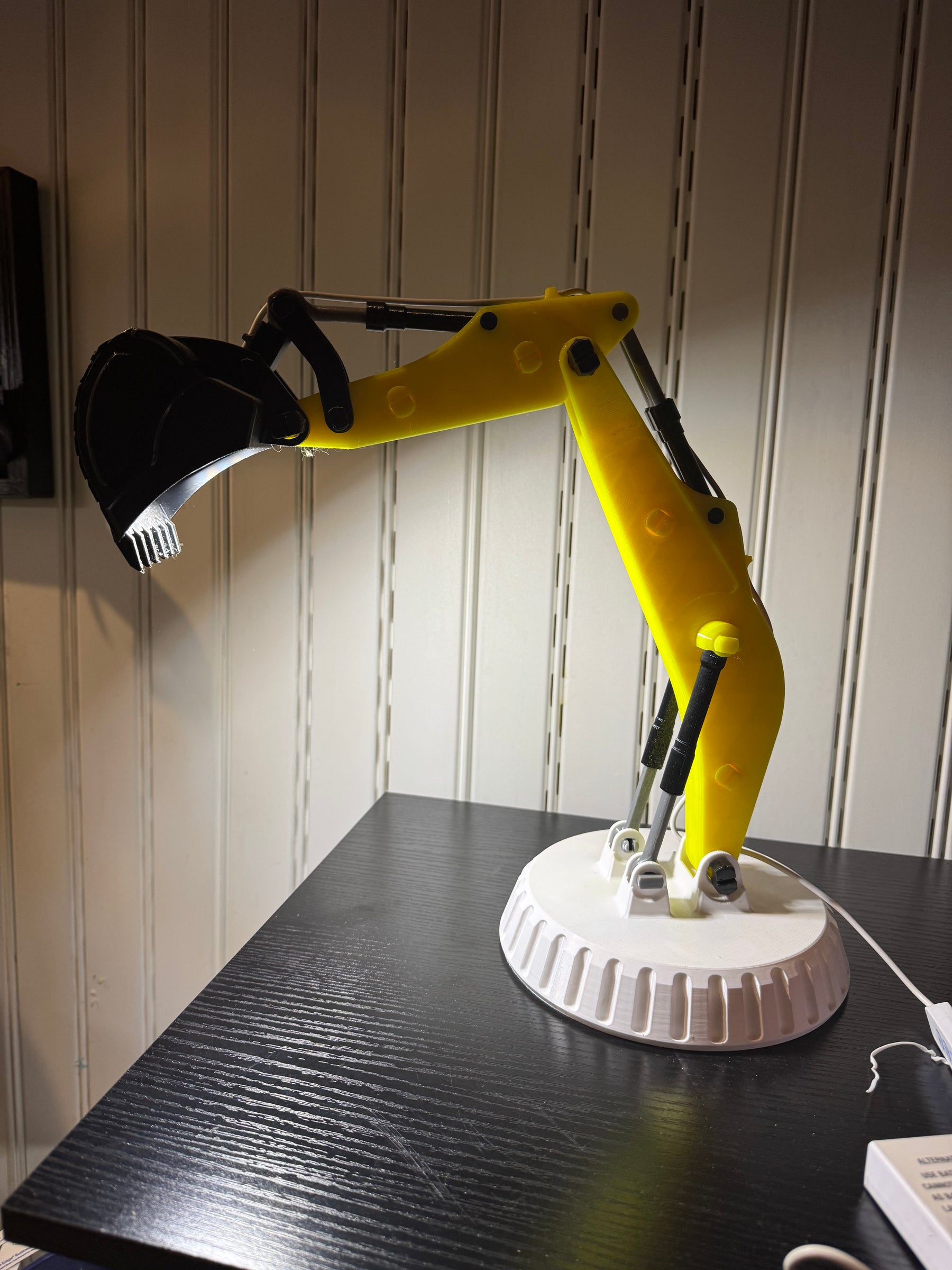 3D Printed Backhoe Desk Lamp – USB Adjustable Excavator Light