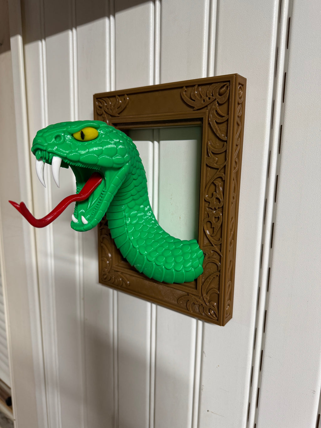 3D Printed Snake Wall Mount with Decorative Frame - PETG Wall Art
