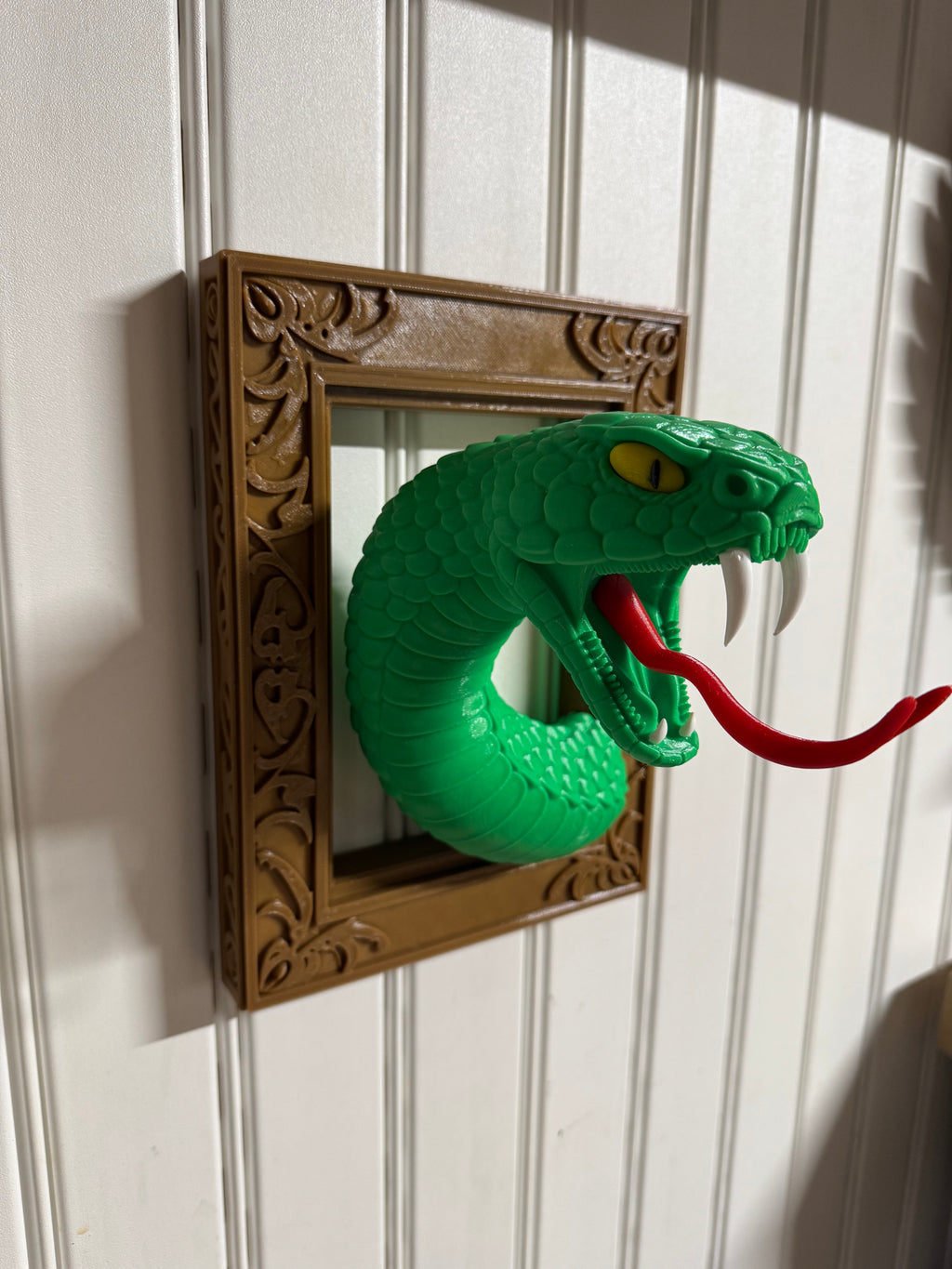 3D Printed Snake Wall Mount with Decorative Frame - PETG Wall Art