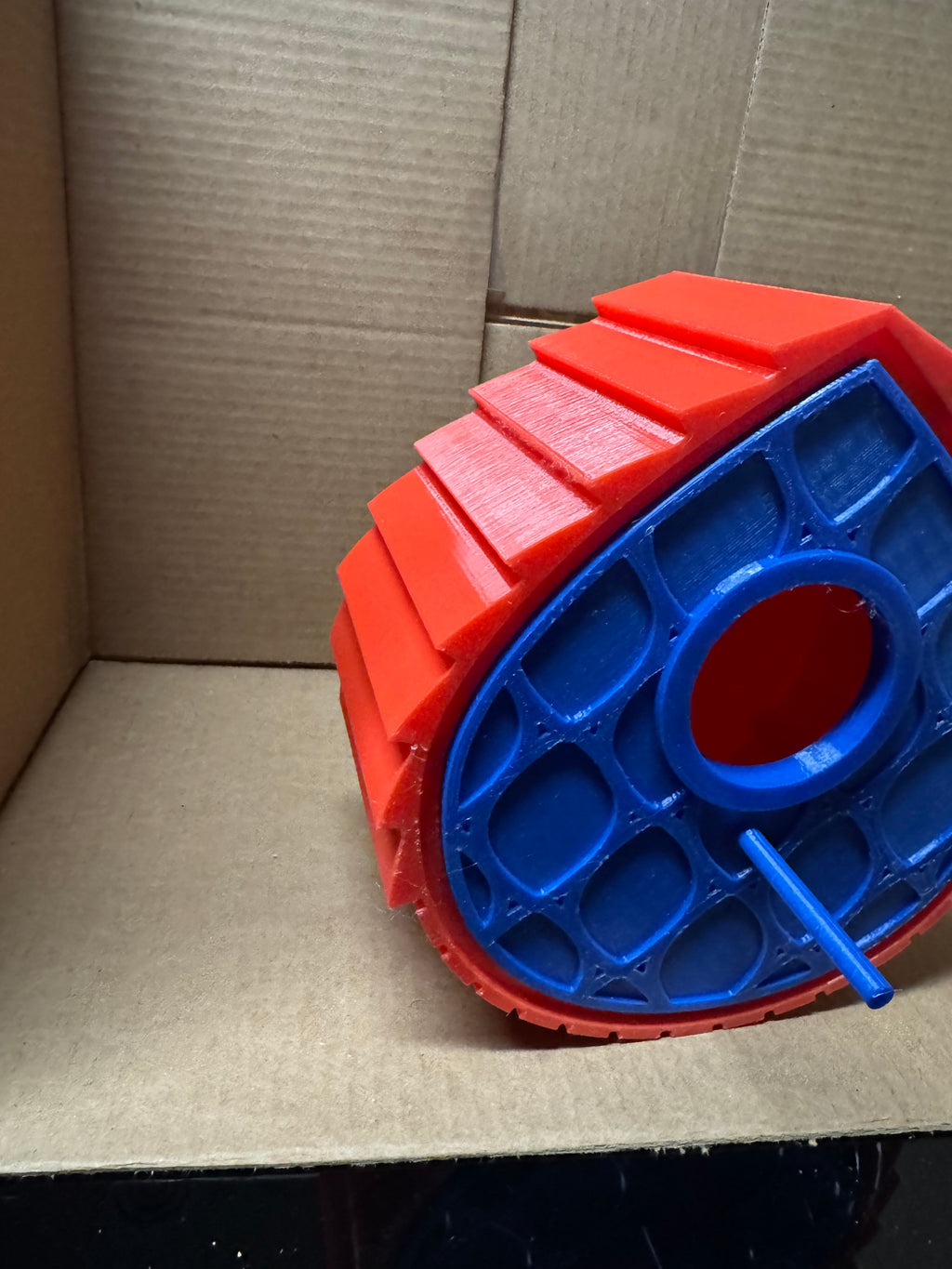 PETG Teardrop Birdhouse – 3D Printed, Adjustable Entry Hole, Color Choice
